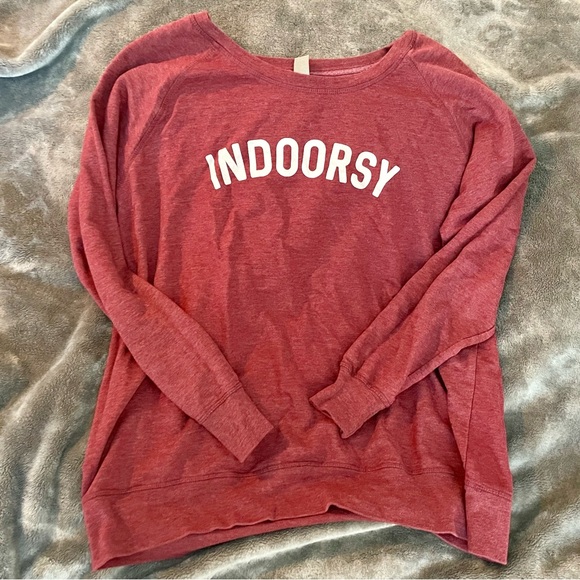 Tops - ✨3/$15✨Indoorsy boat neck sweatshirt